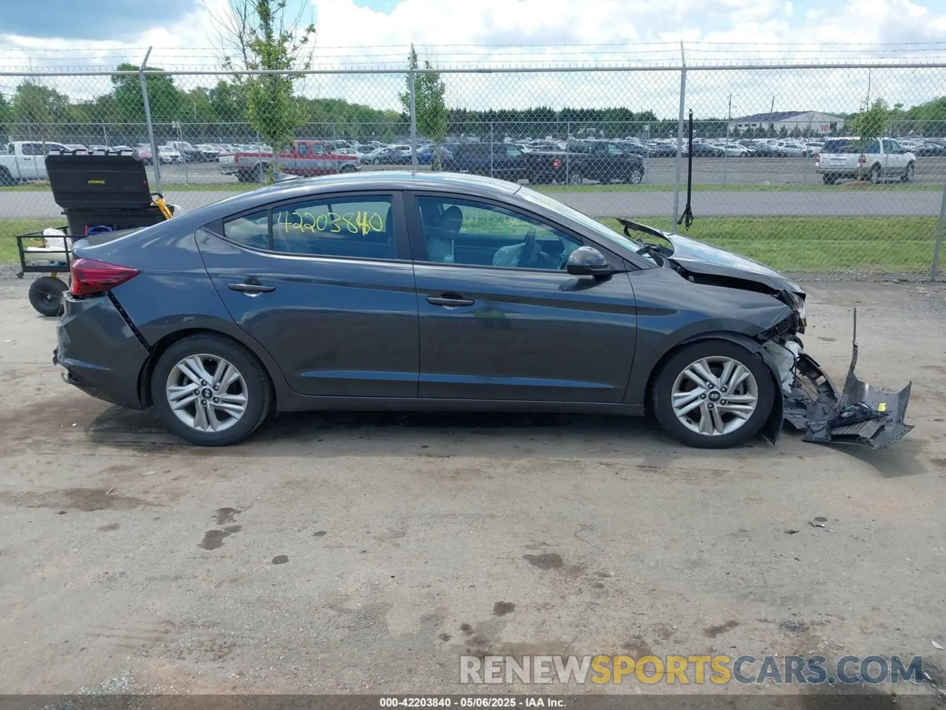 13 Photograph of a damaged car 5NPD84LF9LH614568 HYUNDAI ELANTRA 2020