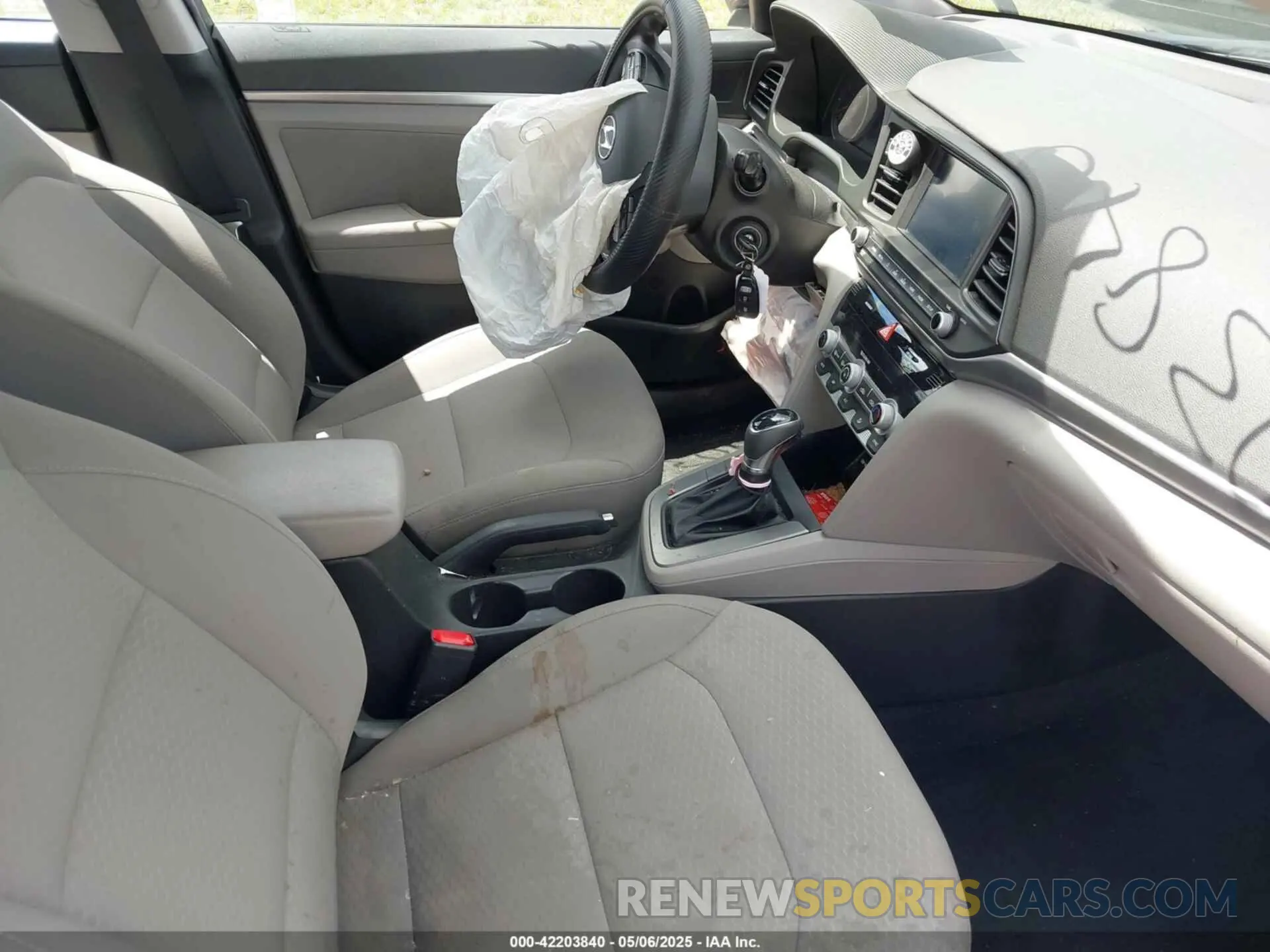 5 Photograph of a damaged car 5NPD84LF9LH614568 HYUNDAI ELANTRA 2020