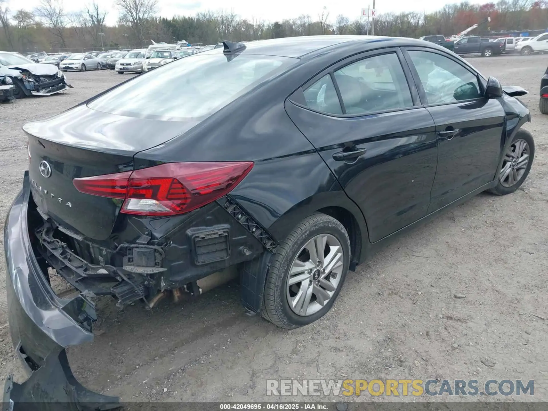 4 Photograph of a damaged car 5NPD84LF9LH617440 HYUNDAI ELANTRA 2020