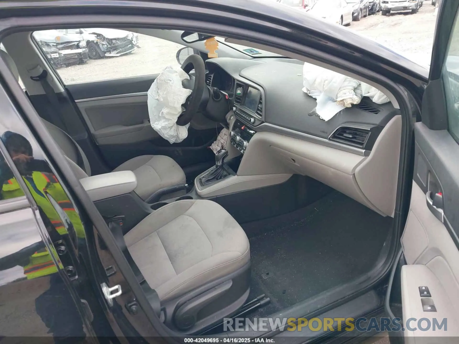 5 Photograph of a damaged car 5NPD84LF9LH617440 HYUNDAI ELANTRA 2020