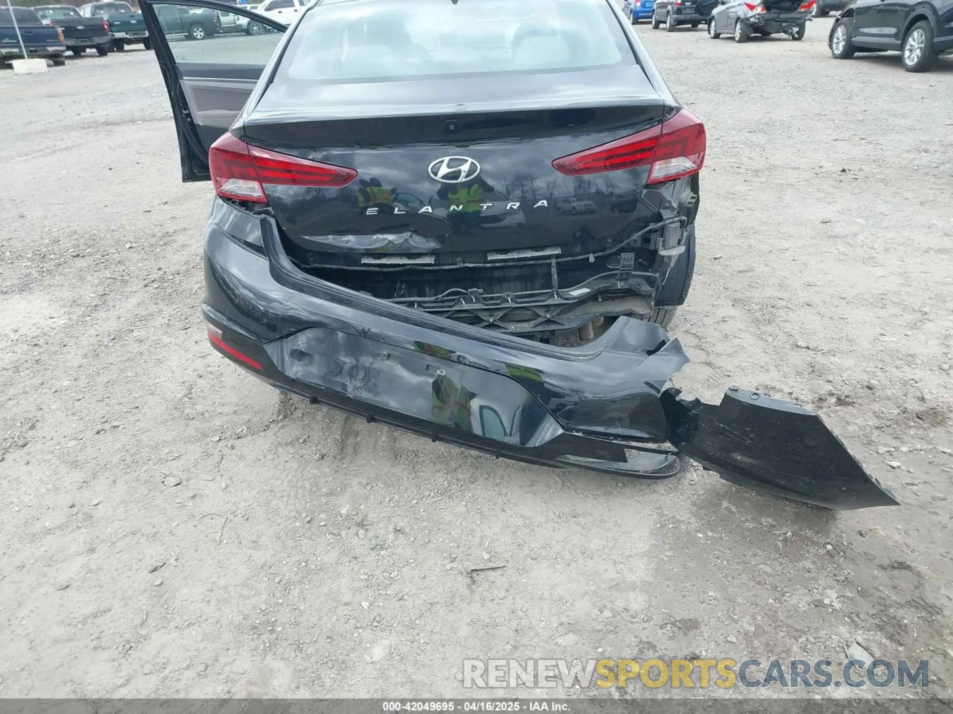 6 Photograph of a damaged car 5NPD84LF9LH617440 HYUNDAI ELANTRA 2020