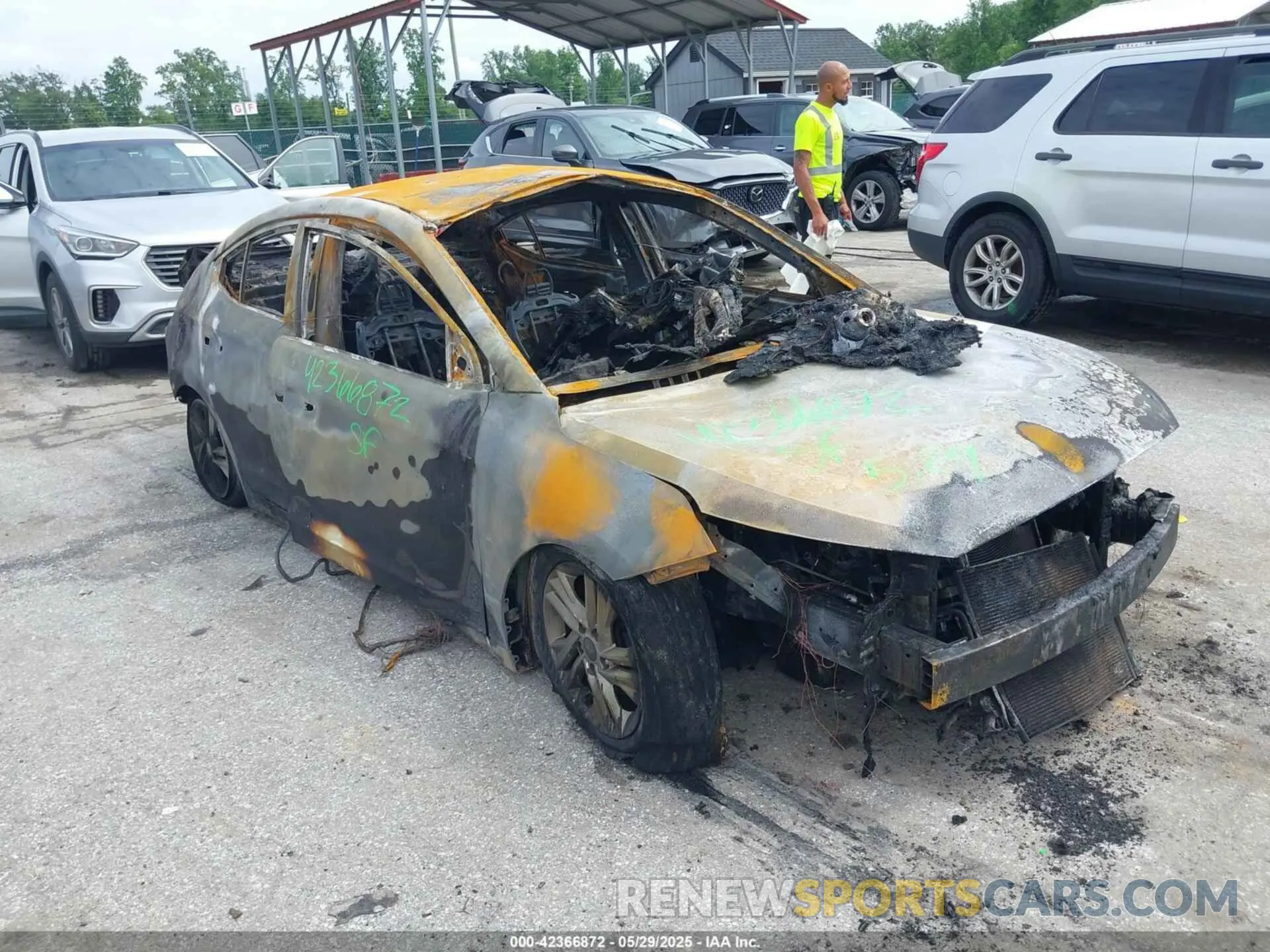 1 Photograph of a damaged car 5NPD84LF9LH620757 HYUNDAI ELANTRA 2020