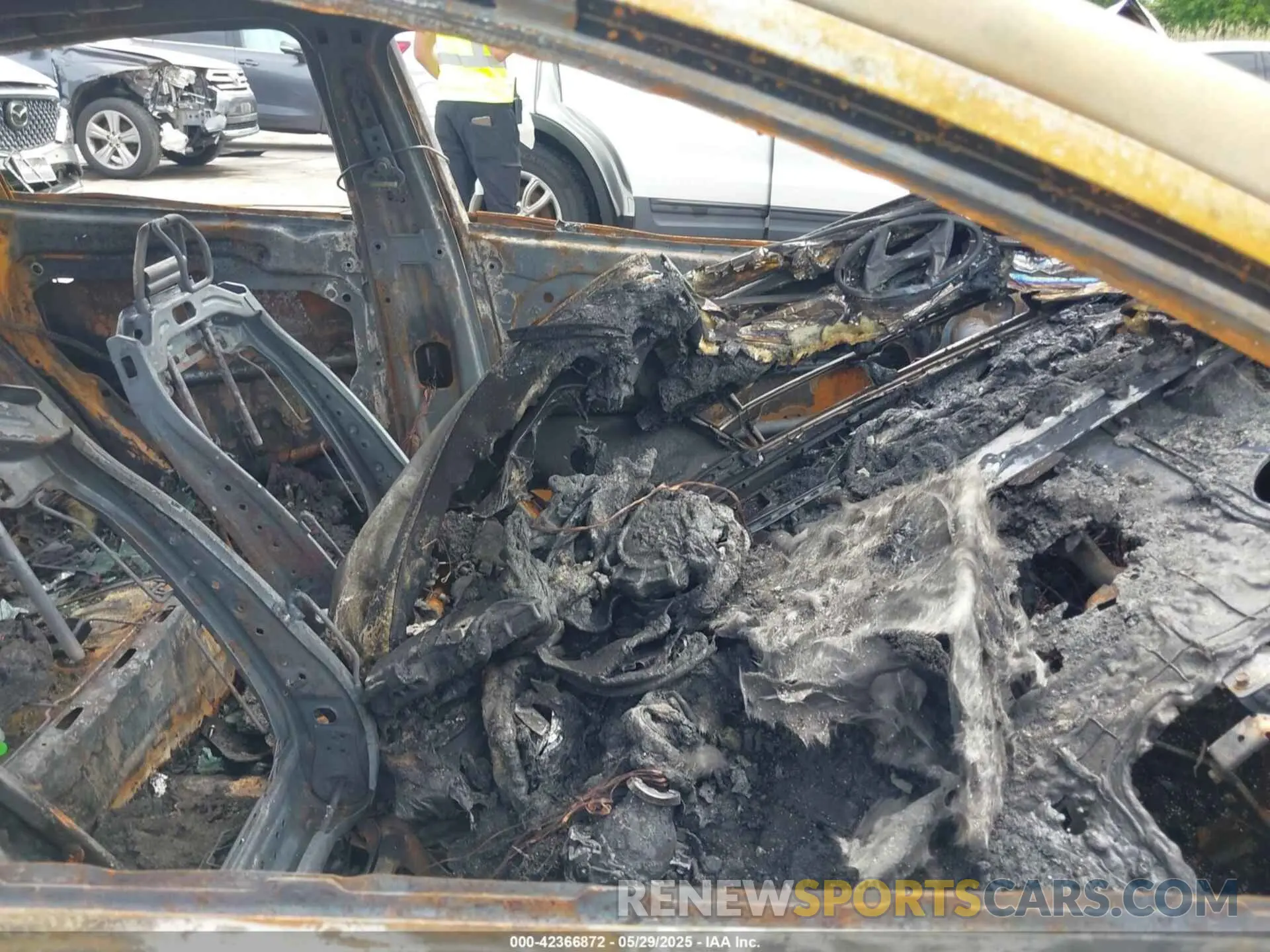 5 Photograph of a damaged car 5NPD84LF9LH620757 HYUNDAI ELANTRA 2020
