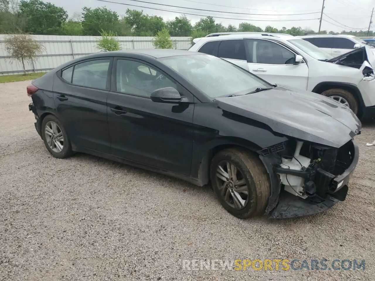 4 Photograph of a damaged car 5NPD84LF9LH621553 HYUNDAI ELANTRA 2020