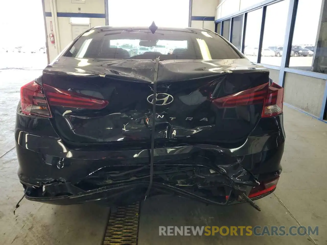 6 Photograph of a damaged car 5NPD84LF9LH623450 HYUNDAI ELANTRA 2020