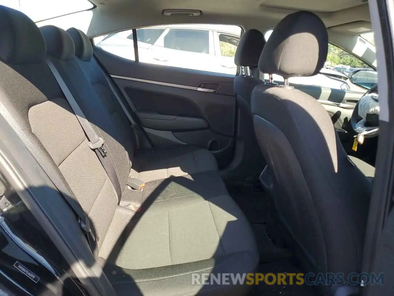 10 Photograph of a damaged car 5NPD84LF9LH631970 HYUNDAI ELANTRA 2020