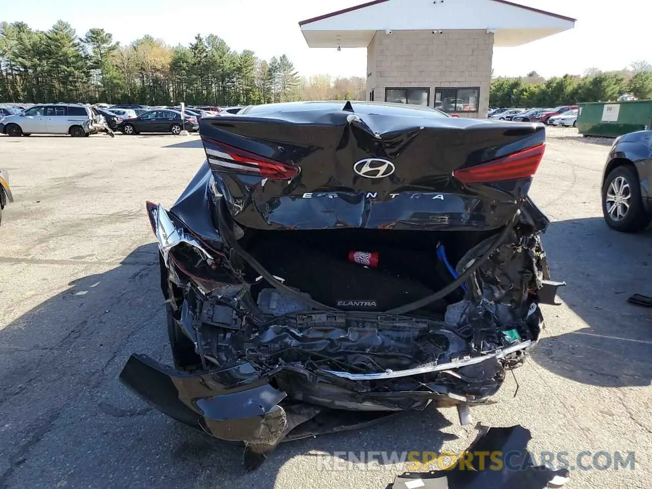 6 Photograph of a damaged car 5NPD84LF9LH631970 HYUNDAI ELANTRA 2020