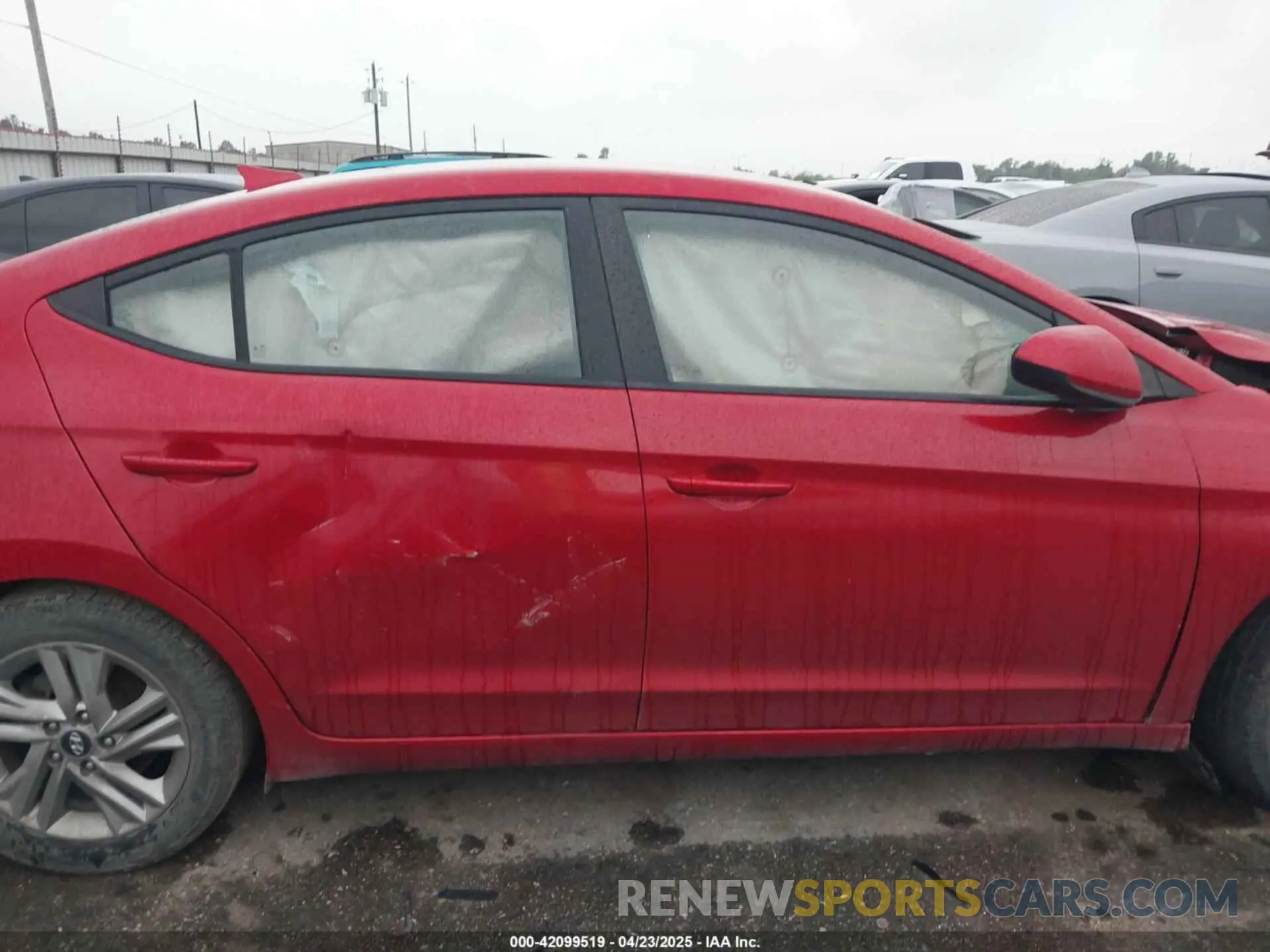 13 Photograph of a damaged car 5NPD84LF9LH632424 HYUNDAI ELANTRA 2020