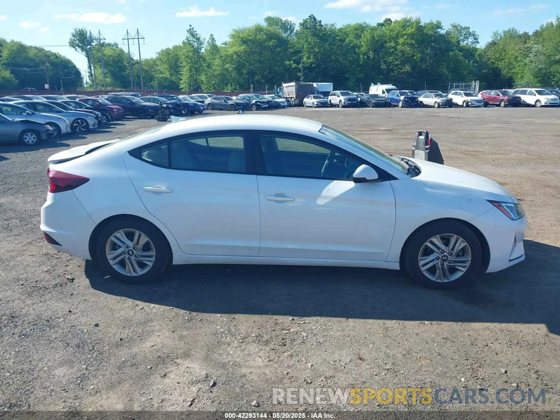 13 Photograph of a damaged car 5NPD84LFXLH503575 HYUNDAI ELANTRA 2020