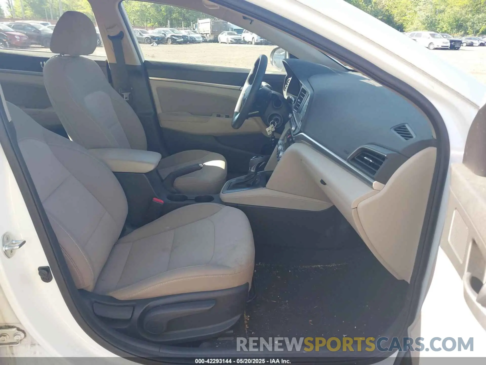 5 Photograph of a damaged car 5NPD84LFXLH503575 HYUNDAI ELANTRA 2020