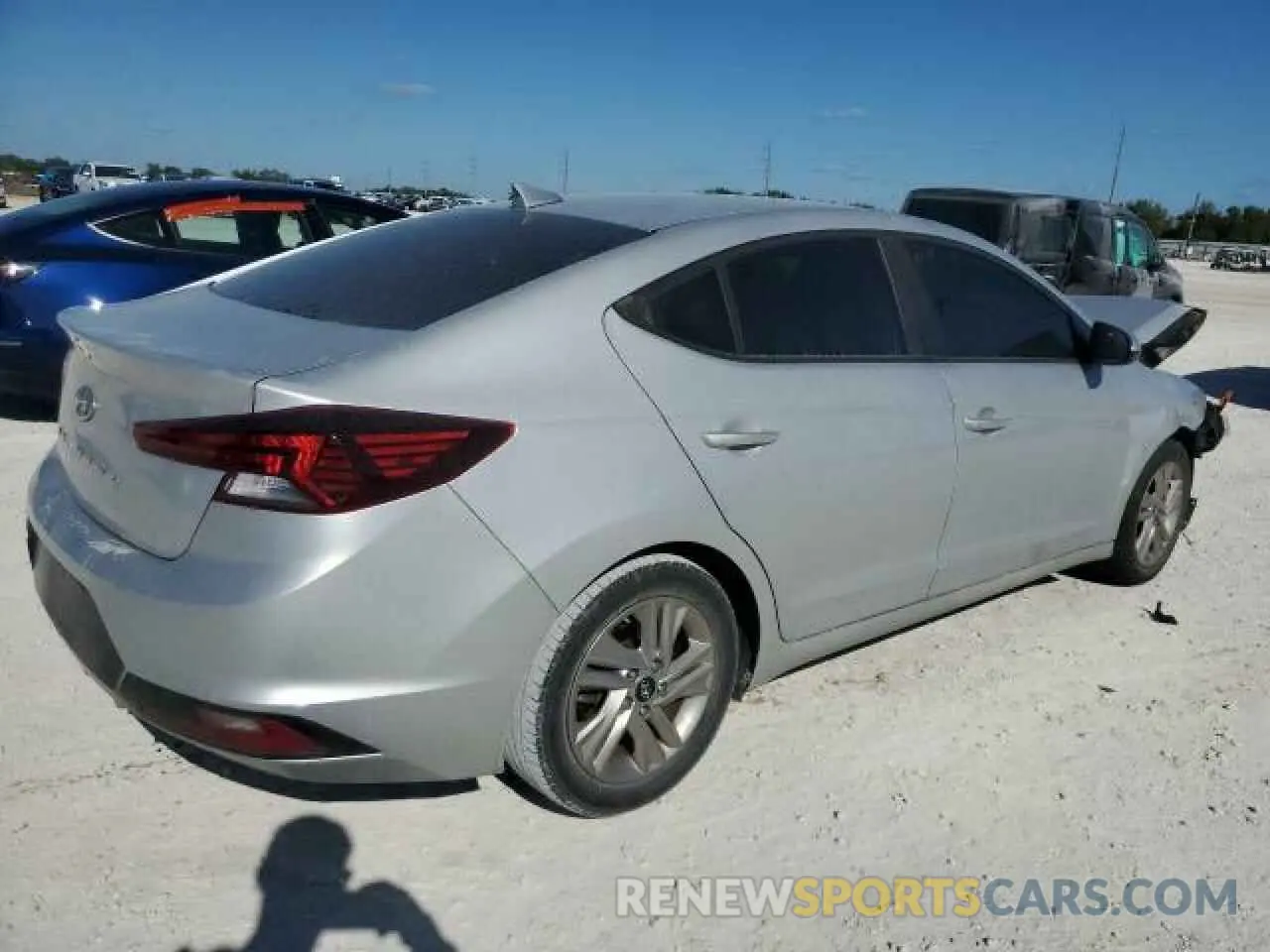 3 Photograph of a damaged car 5NPD84LFXLH510106 HYUNDAI ELANTRA 2020