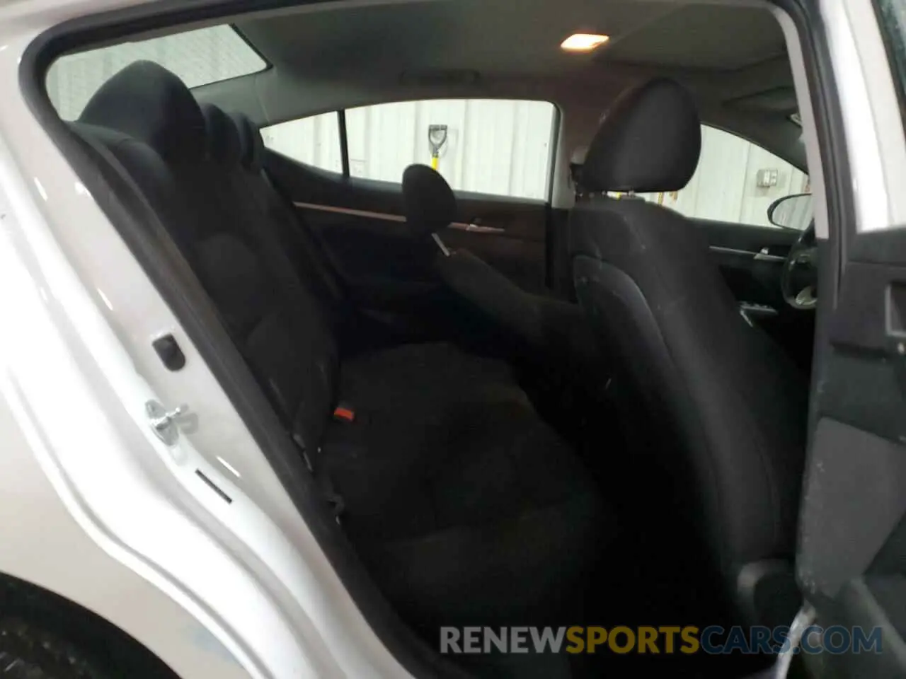 10 Photograph of a damaged car 5NPD84LFXLH521395 HYUNDAI ELANTRA 2020