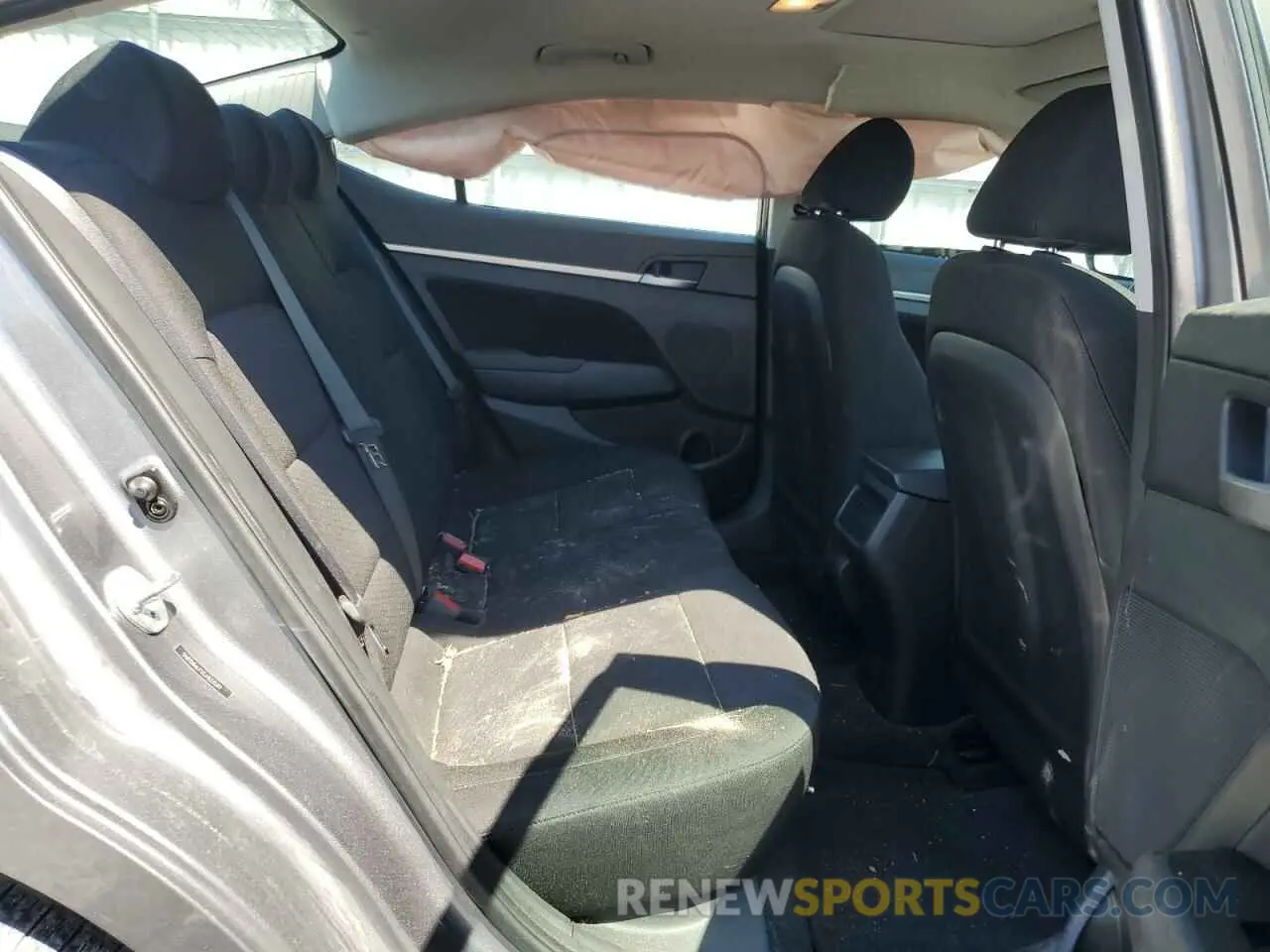 10 Photograph of a damaged car 5NPD84LFXLH523549 HYUNDAI ELANTRA 2020