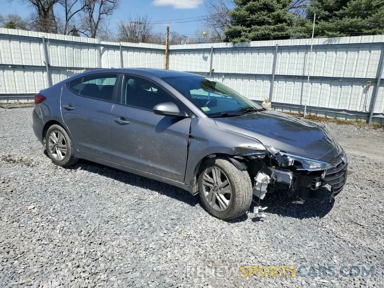 4 Photograph of a damaged car 5NPD84LFXLH523549 HYUNDAI ELANTRA 2020