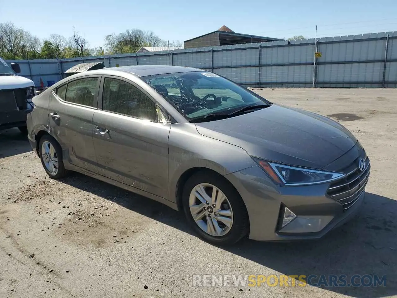 4 Photograph of a damaged car 5NPD84LFXLH524250 HYUNDAI ELANTRA 2020