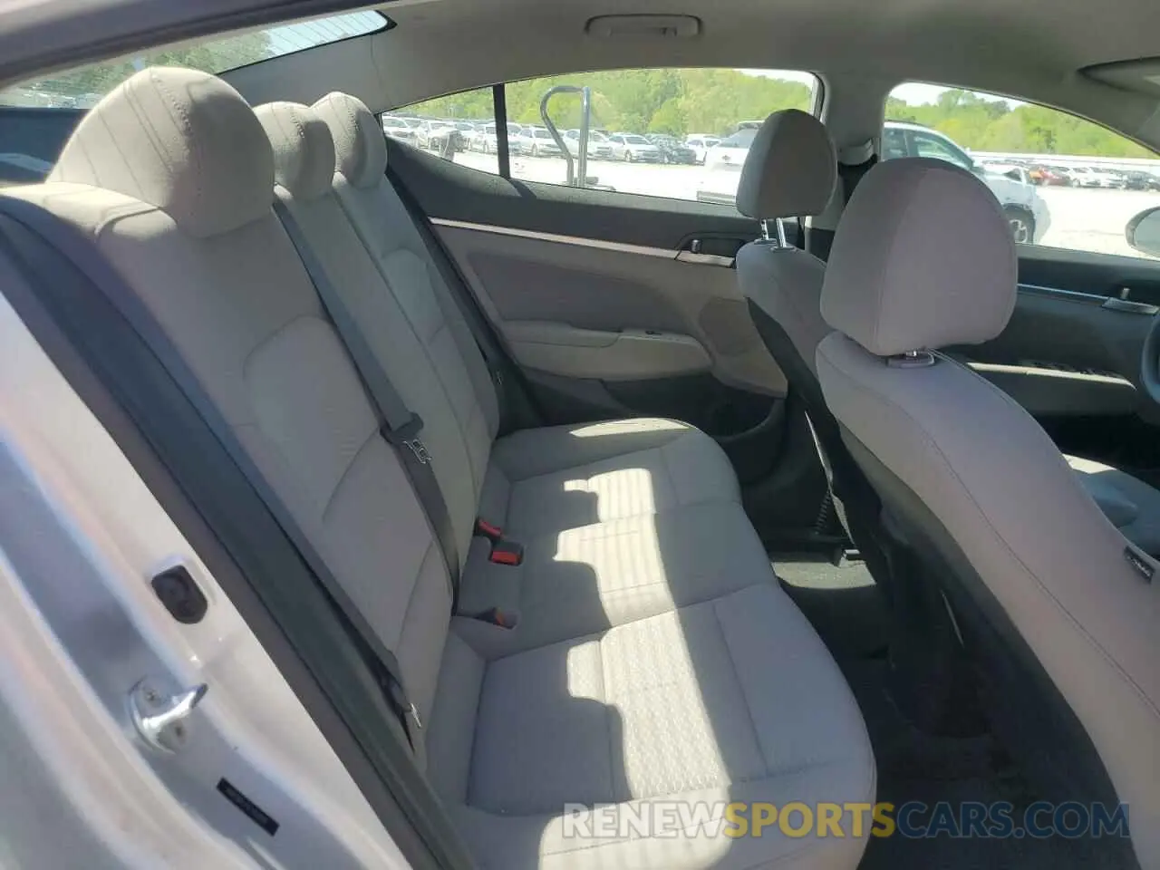 11 Photograph of a damaged car 5NPD84LFXLH530114 HYUNDAI ELANTRA 2020