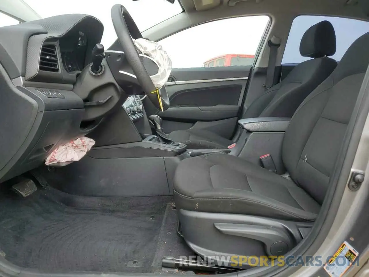 7 Photograph of a damaged car 5NPD84LFXLH530310 HYUNDAI ELANTRA 2020