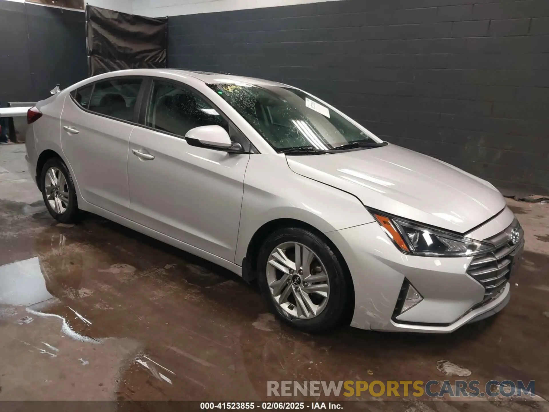 1 Photograph of a damaged car 5NPD84LFXLH537323 HYUNDAI ELANTRA 2020