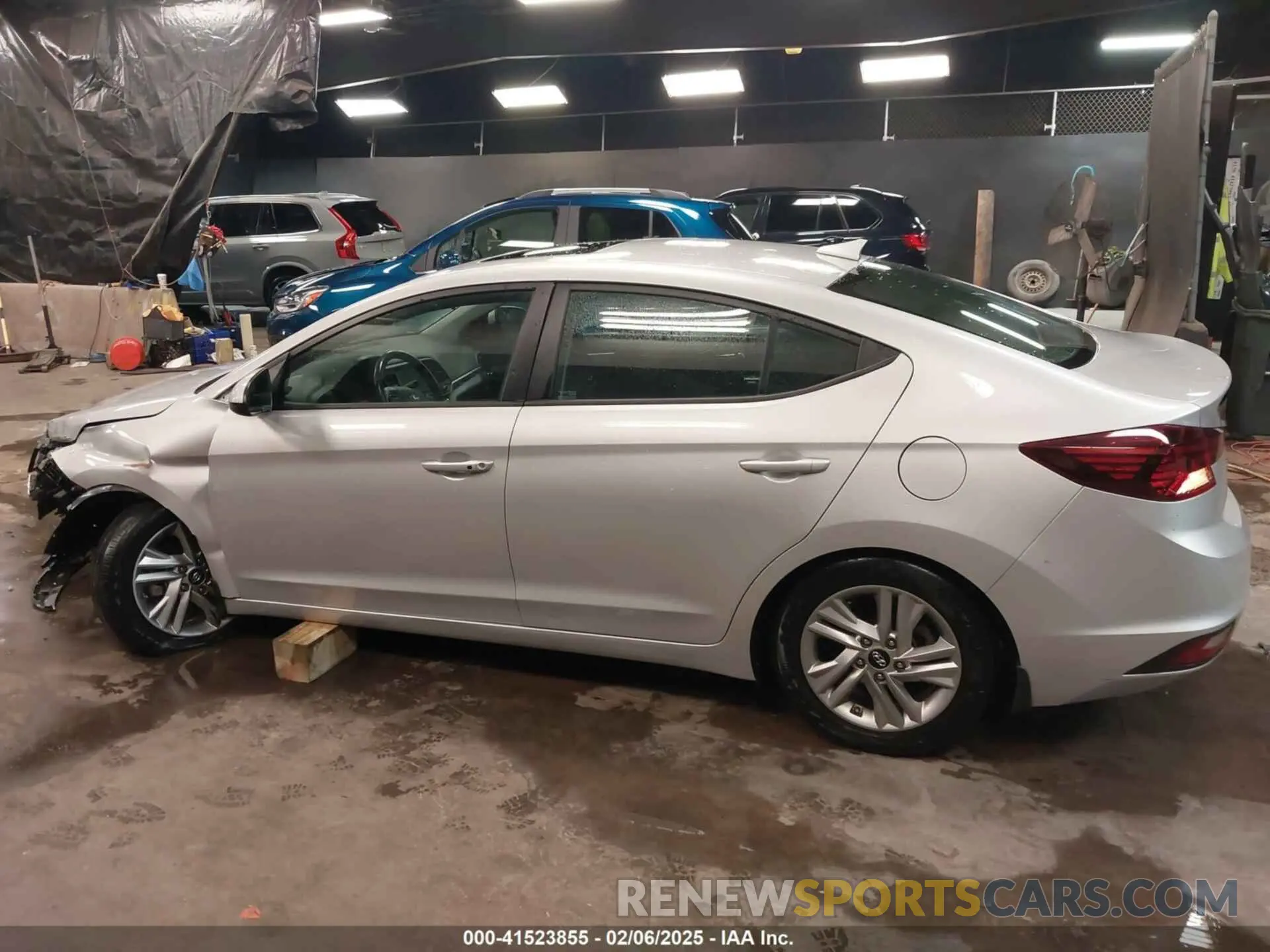 13 Photograph of a damaged car 5NPD84LFXLH537323 HYUNDAI ELANTRA 2020