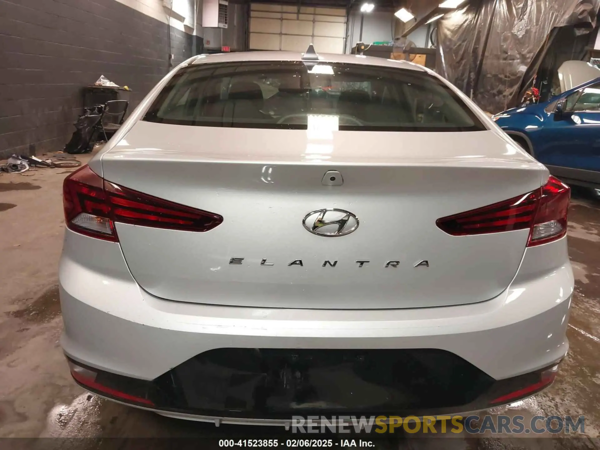 15 Photograph of a damaged car 5NPD84LFXLH537323 HYUNDAI ELANTRA 2020