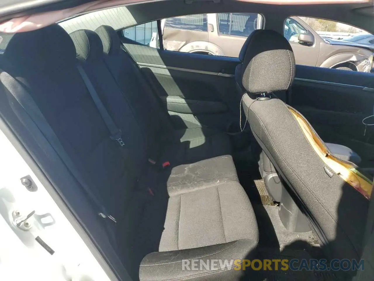 10 Photograph of a damaged car 5NPD84LFXLH546149 HYUNDAI ELANTRA 2020