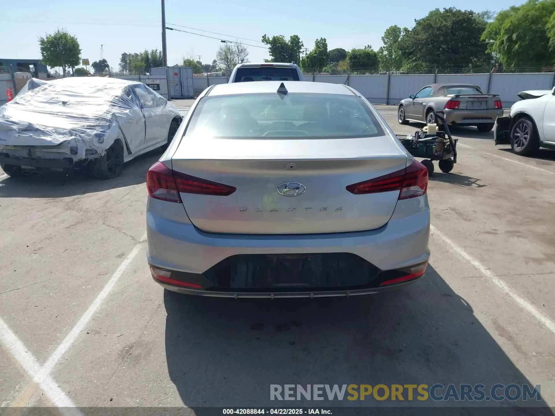 16 Photograph of a damaged car 5NPD84LFXLH551559 HYUNDAI ELANTRA 2020