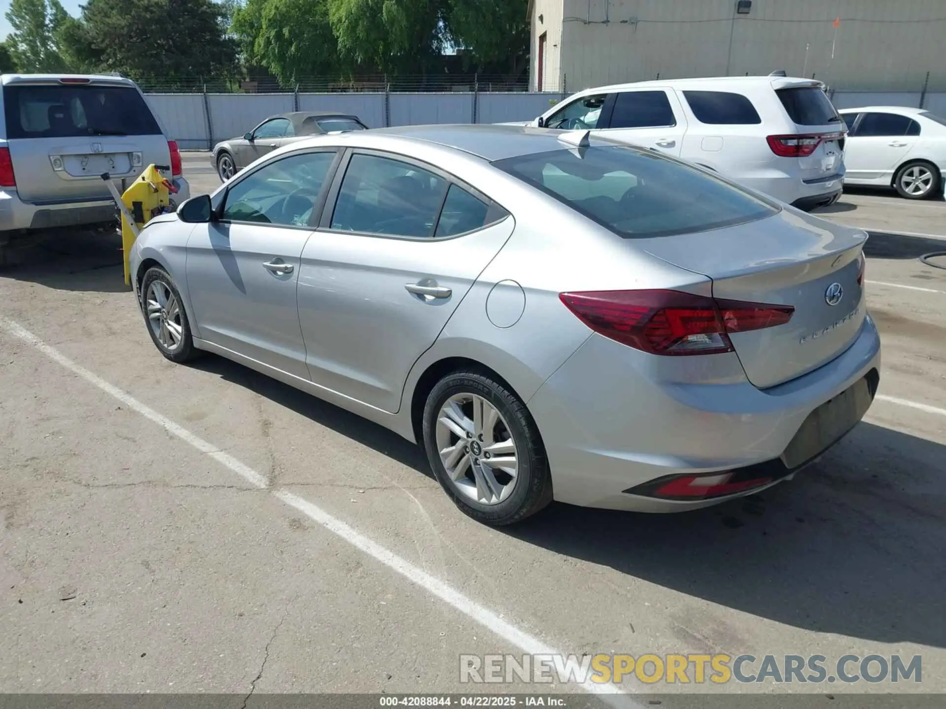 3 Photograph of a damaged car 5NPD84LFXLH551559 HYUNDAI ELANTRA 2020