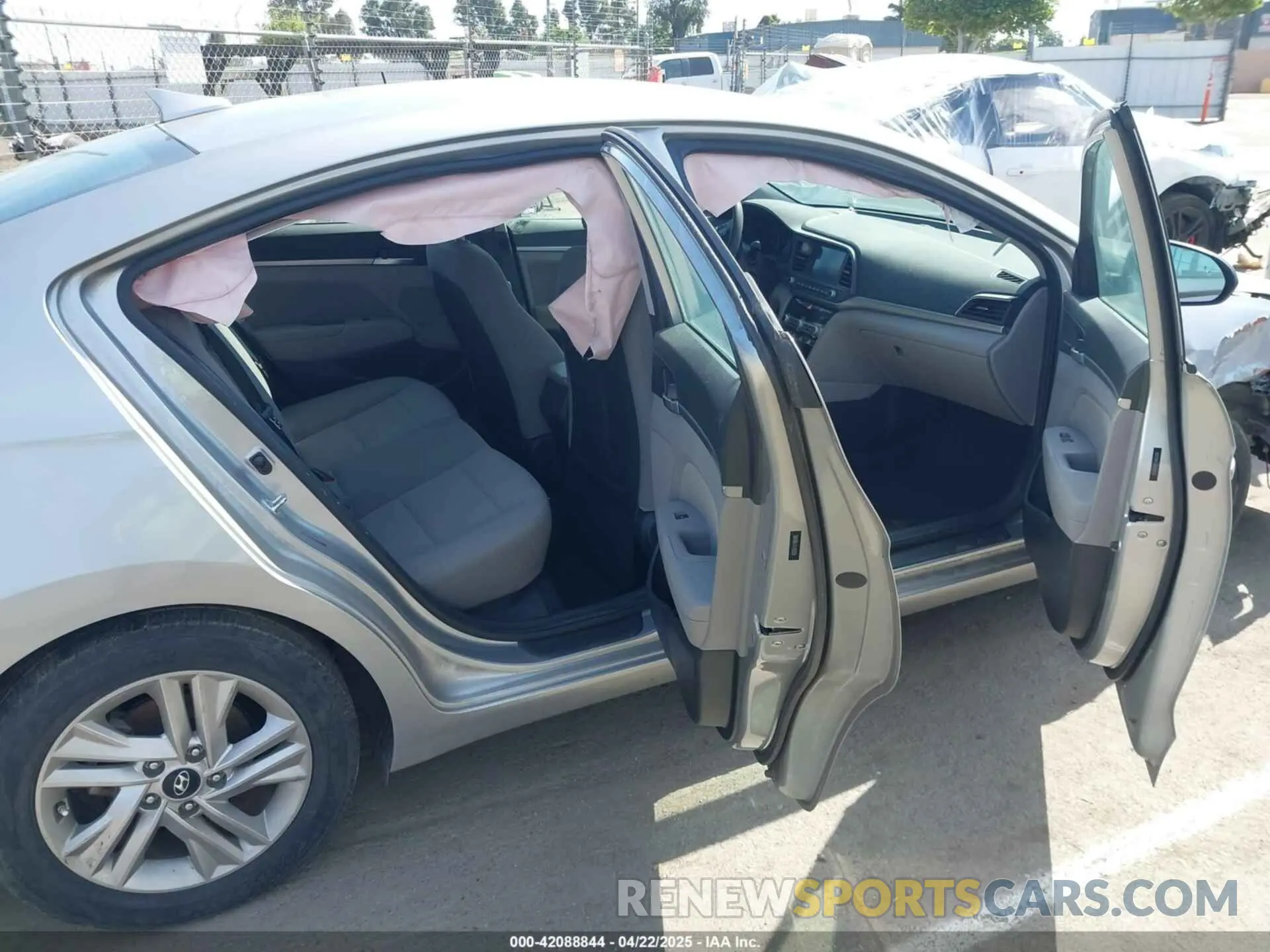 8 Photograph of a damaged car 5NPD84LFXLH551559 HYUNDAI ELANTRA 2020