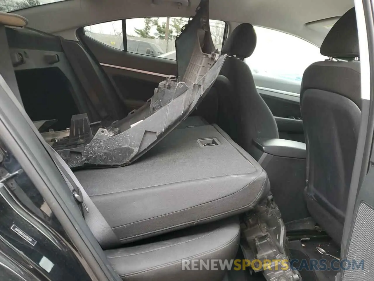 11 Photograph of a damaged car 5NPD84LFXLH552419 HYUNDAI ELANTRA 2020