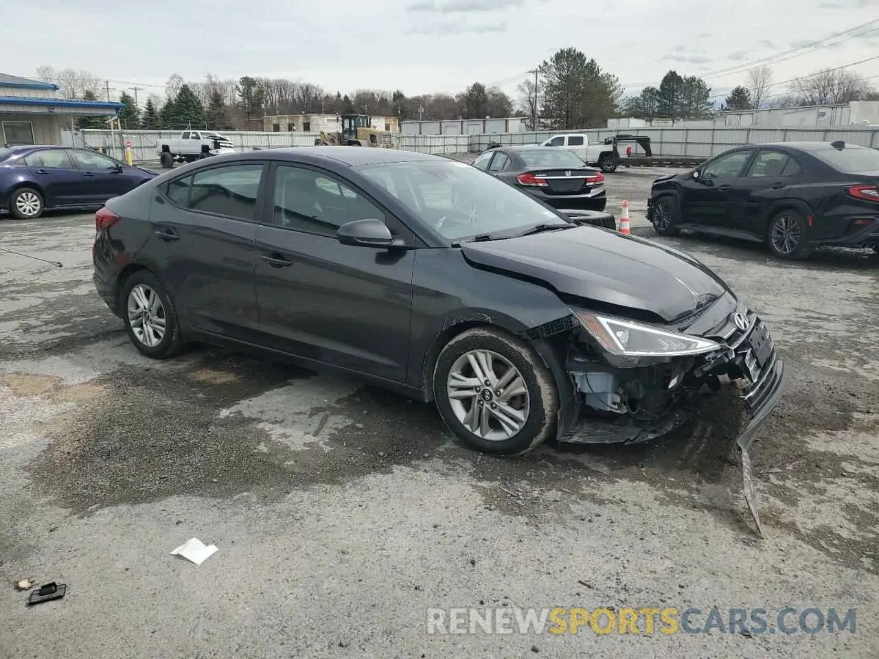 4 Photograph of a damaged car 5NPD84LFXLH555742 HYUNDAI ELANTRA 2020