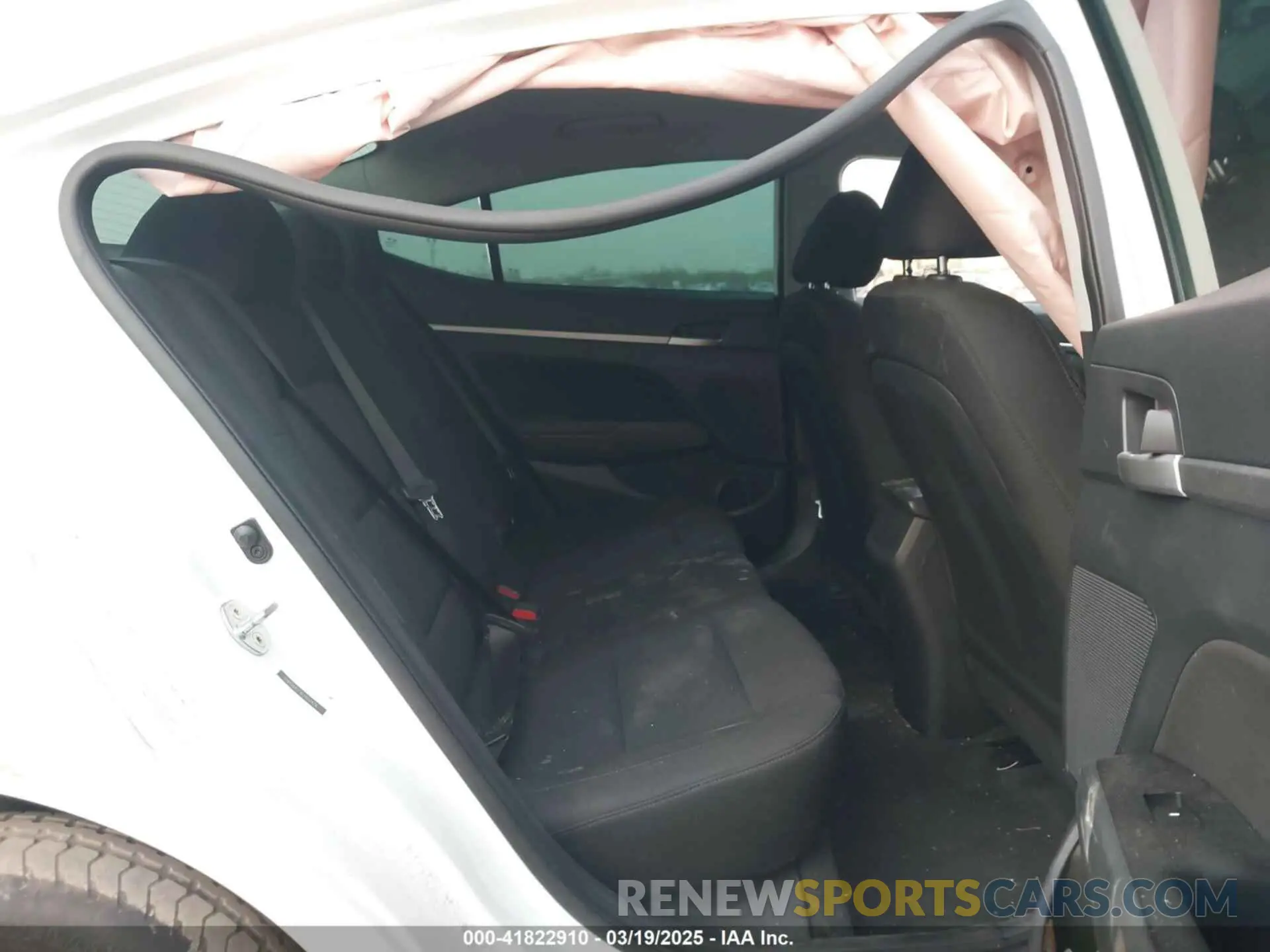 8 Photograph of a damaged car 5NPD84LFXLH557474 HYUNDAI ELANTRA 2020