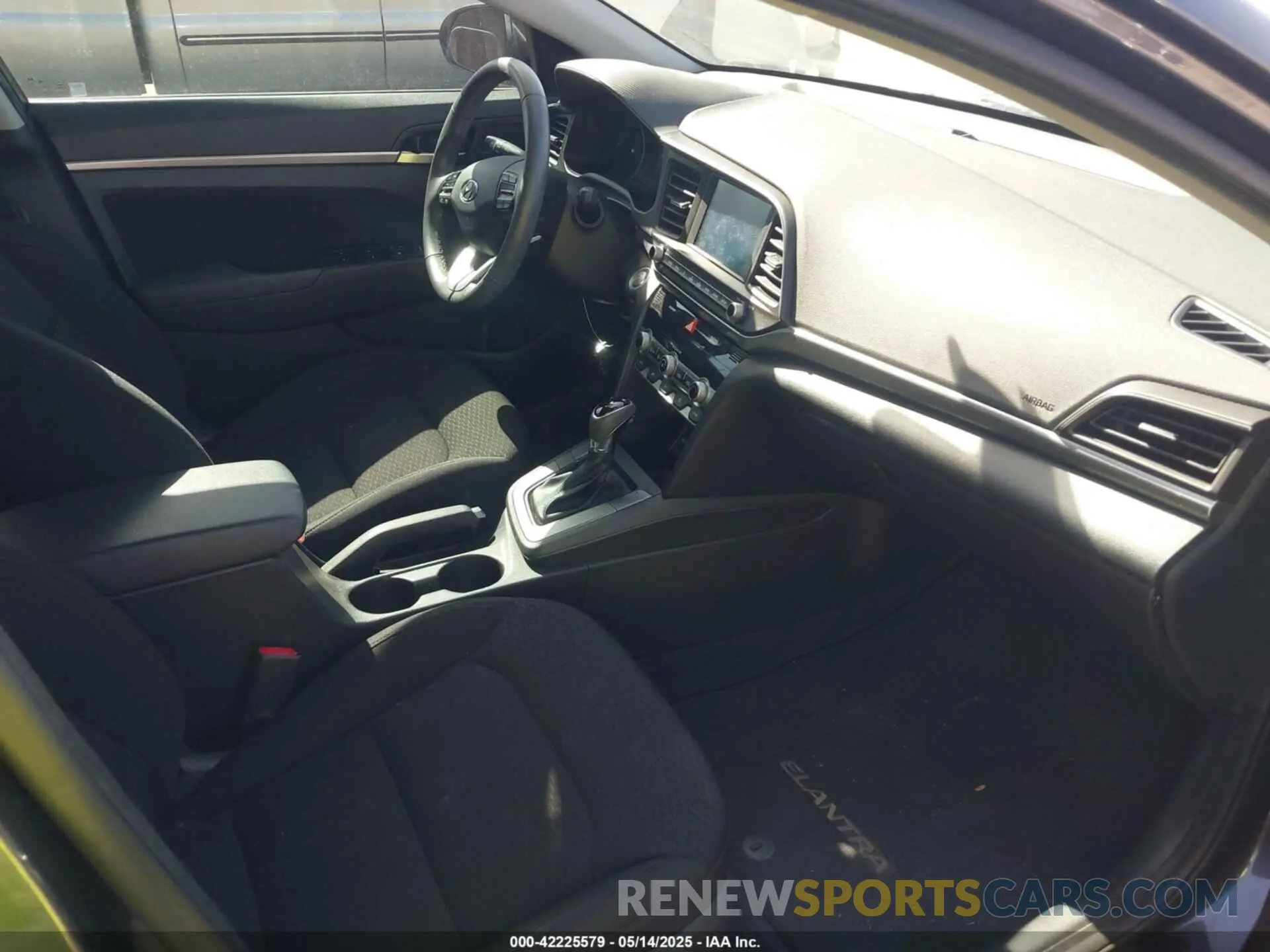 5 Photograph of a damaged car 5NPD84LFXLH561461 HYUNDAI ELANTRA 2020