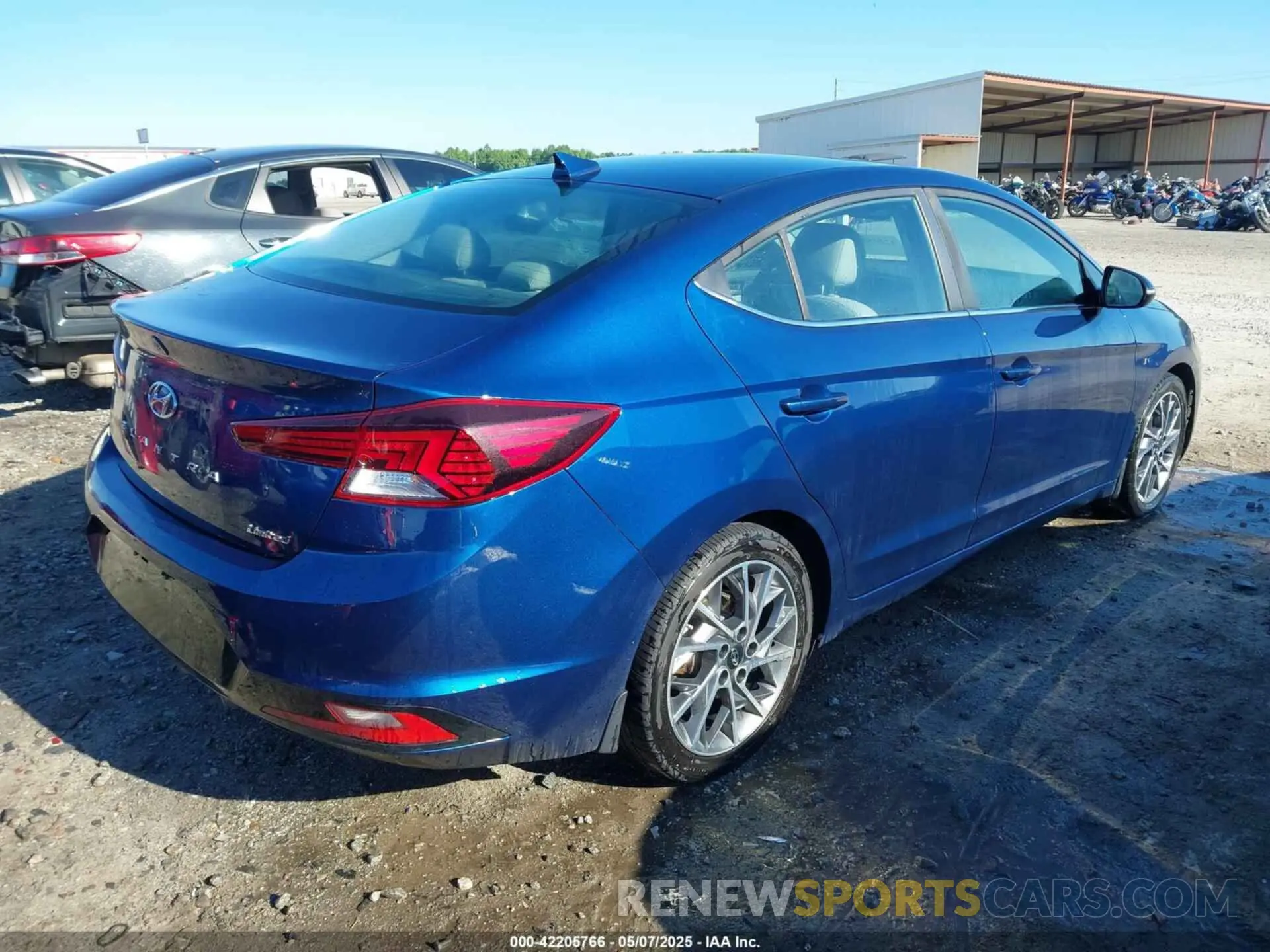 4 Photograph of a damaged car 5NPD84LFXLH566501 HYUNDAI ELANTRA 2020