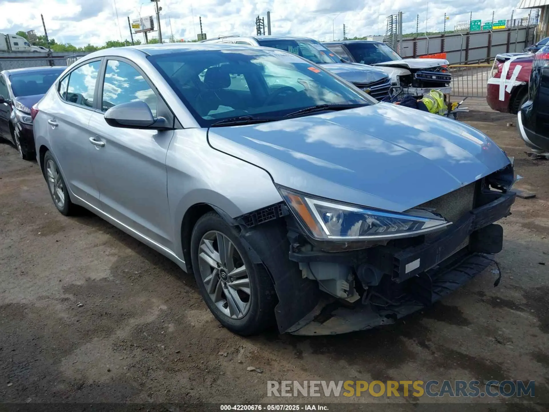 1 Photograph of a damaged car 5NPD84LFXLH568720 HYUNDAI ELANTRA 2020