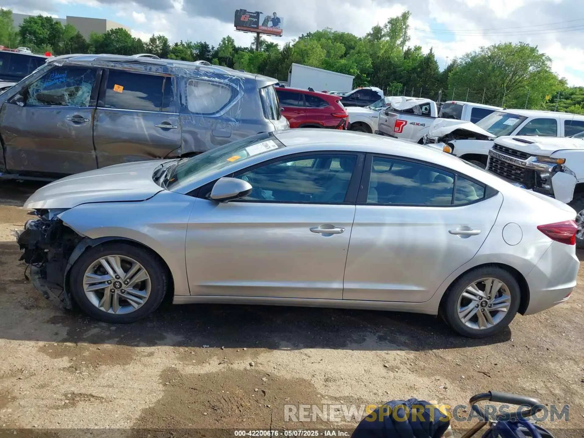 14 Photograph of a damaged car 5NPD84LFXLH568720 HYUNDAI ELANTRA 2020