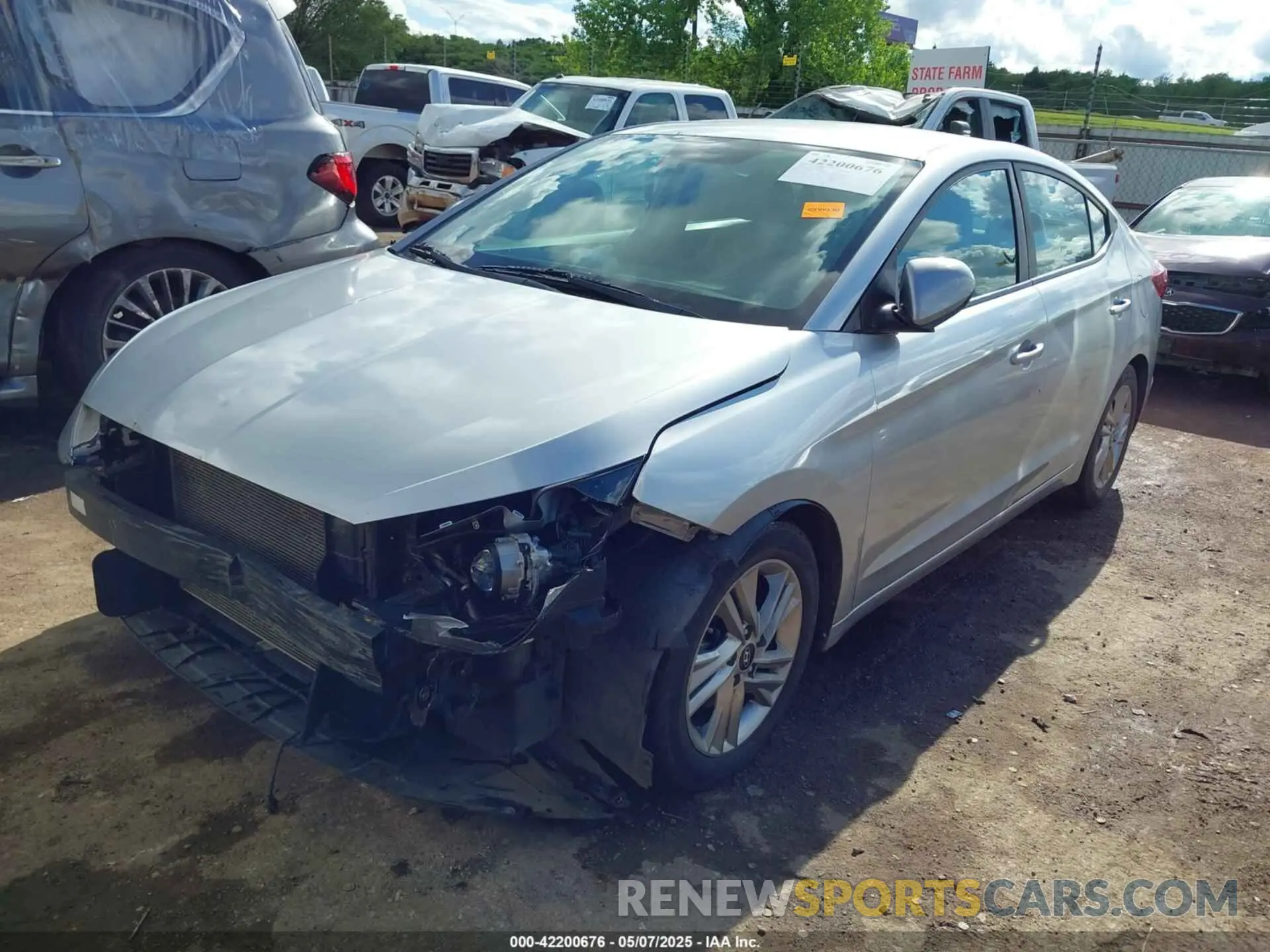 2 Photograph of a damaged car 5NPD84LFXLH568720 HYUNDAI ELANTRA 2020