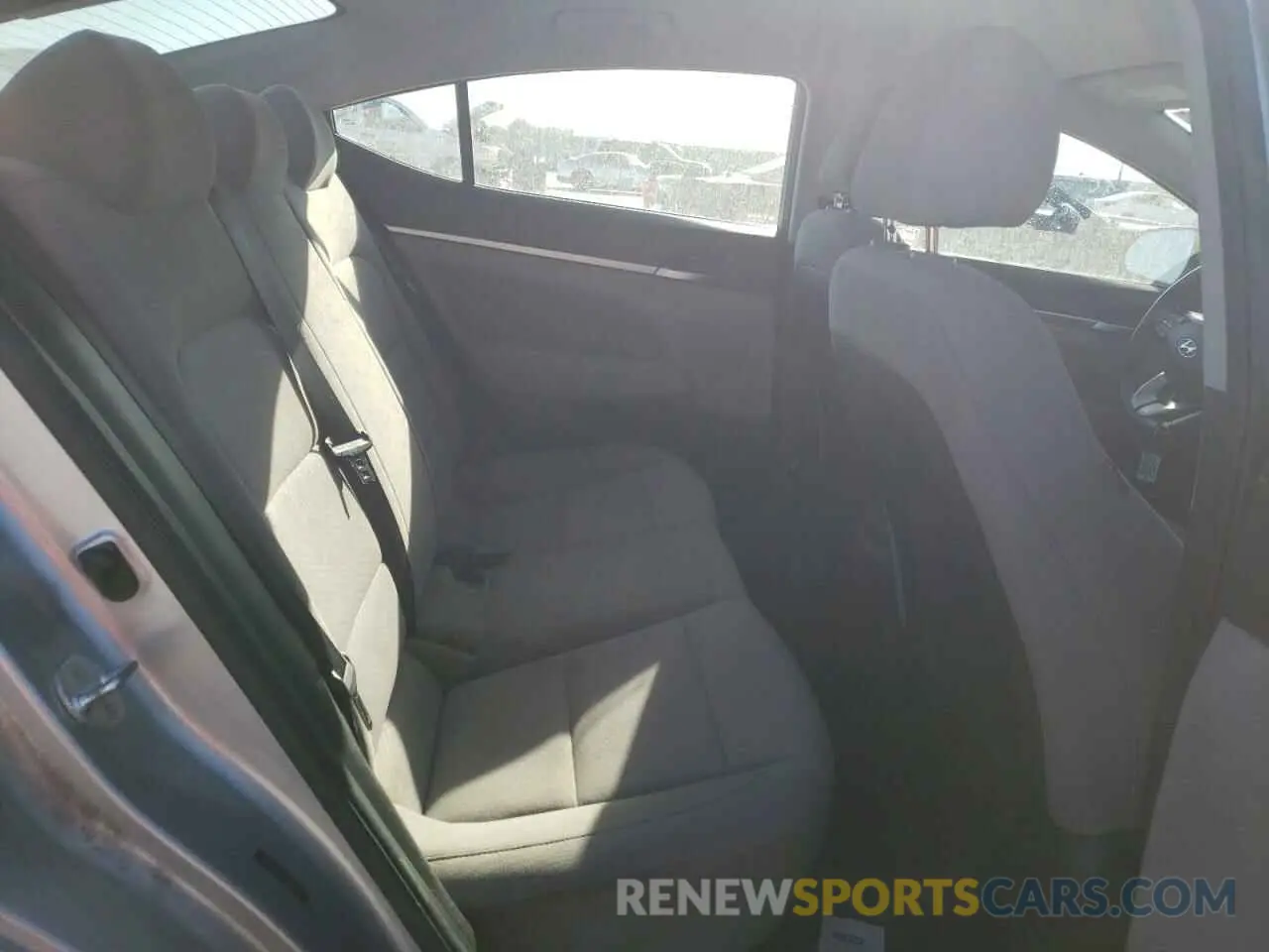 10 Photograph of a damaged car 5NPD84LFXLH568765 HYUNDAI ELANTRA 2020