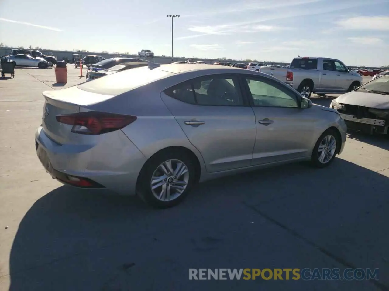 3 Photograph of a damaged car 5NPD84LFXLH568765 HYUNDAI ELANTRA 2020
