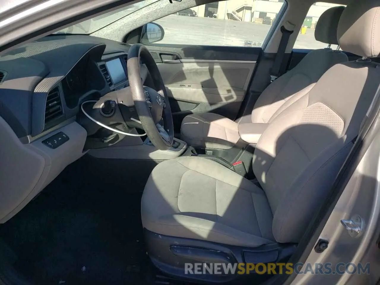 7 Photograph of a damaged car 5NPD84LFXLH568765 HYUNDAI ELANTRA 2020