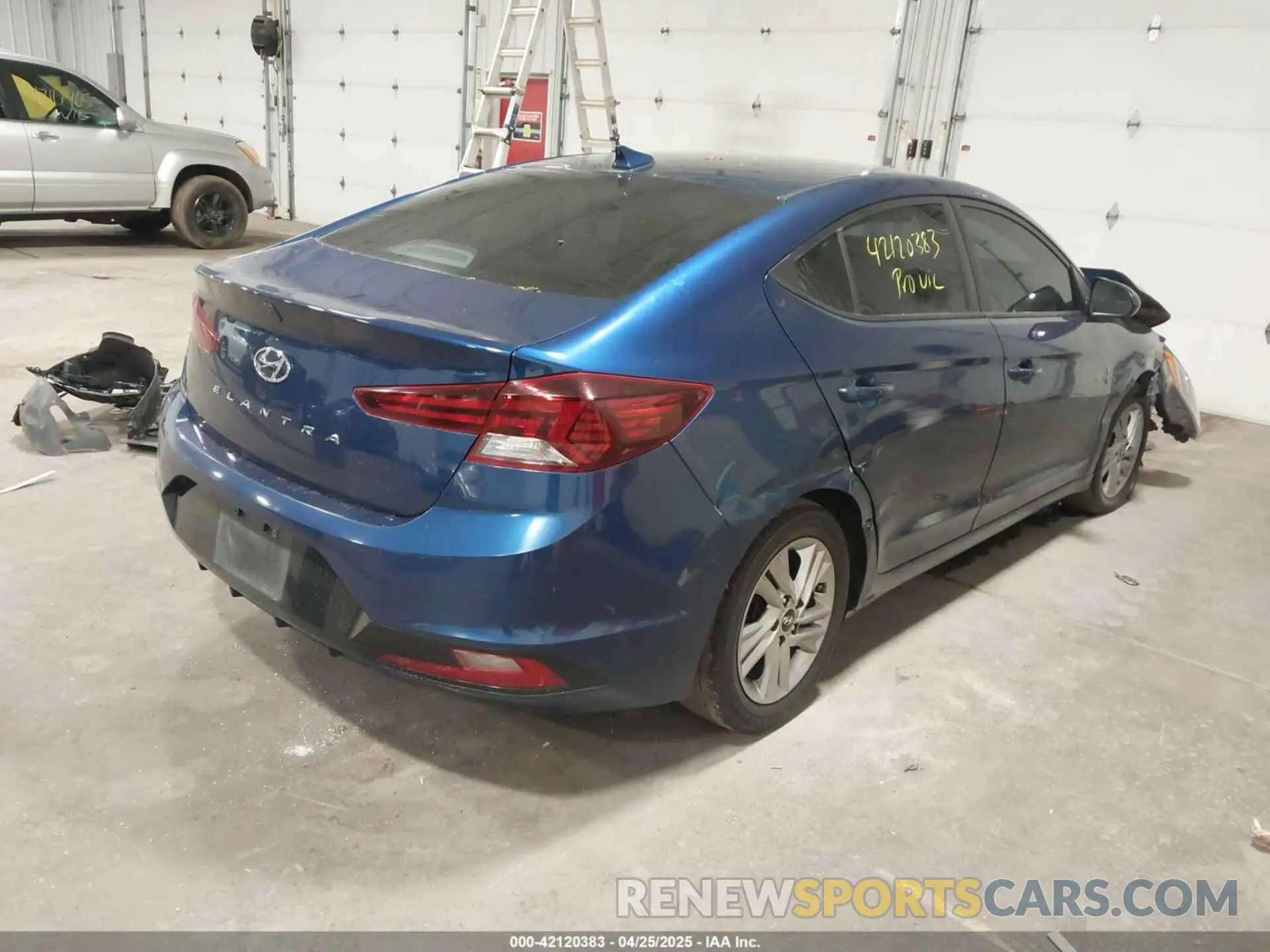 4 Photograph of a damaged car 5NPD84LFXLH569916 HYUNDAI ELANTRA 2020
