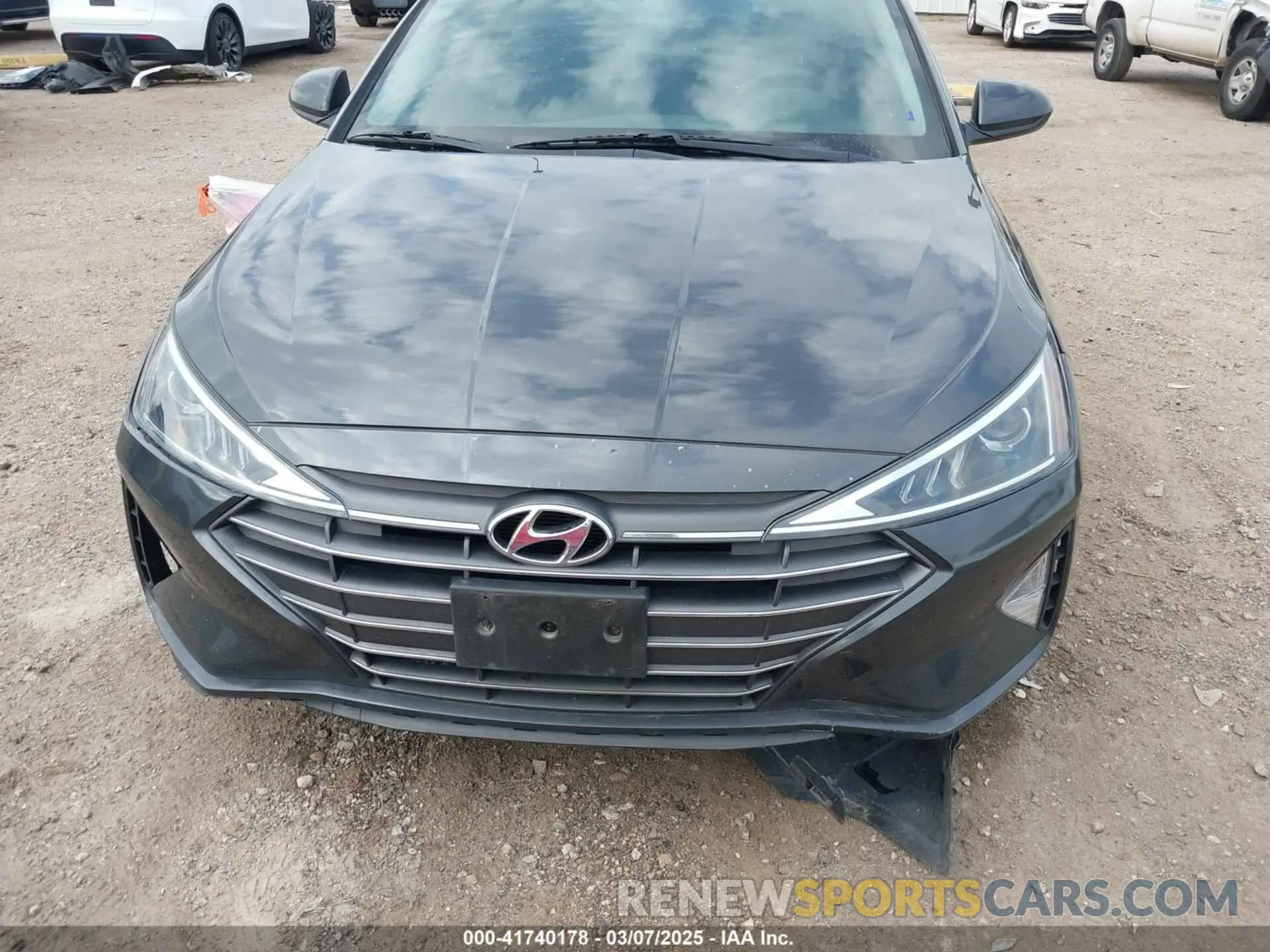 13 Photograph of a damaged car 5NPD84LFXLH570337 HYUNDAI ELANTRA 2020
