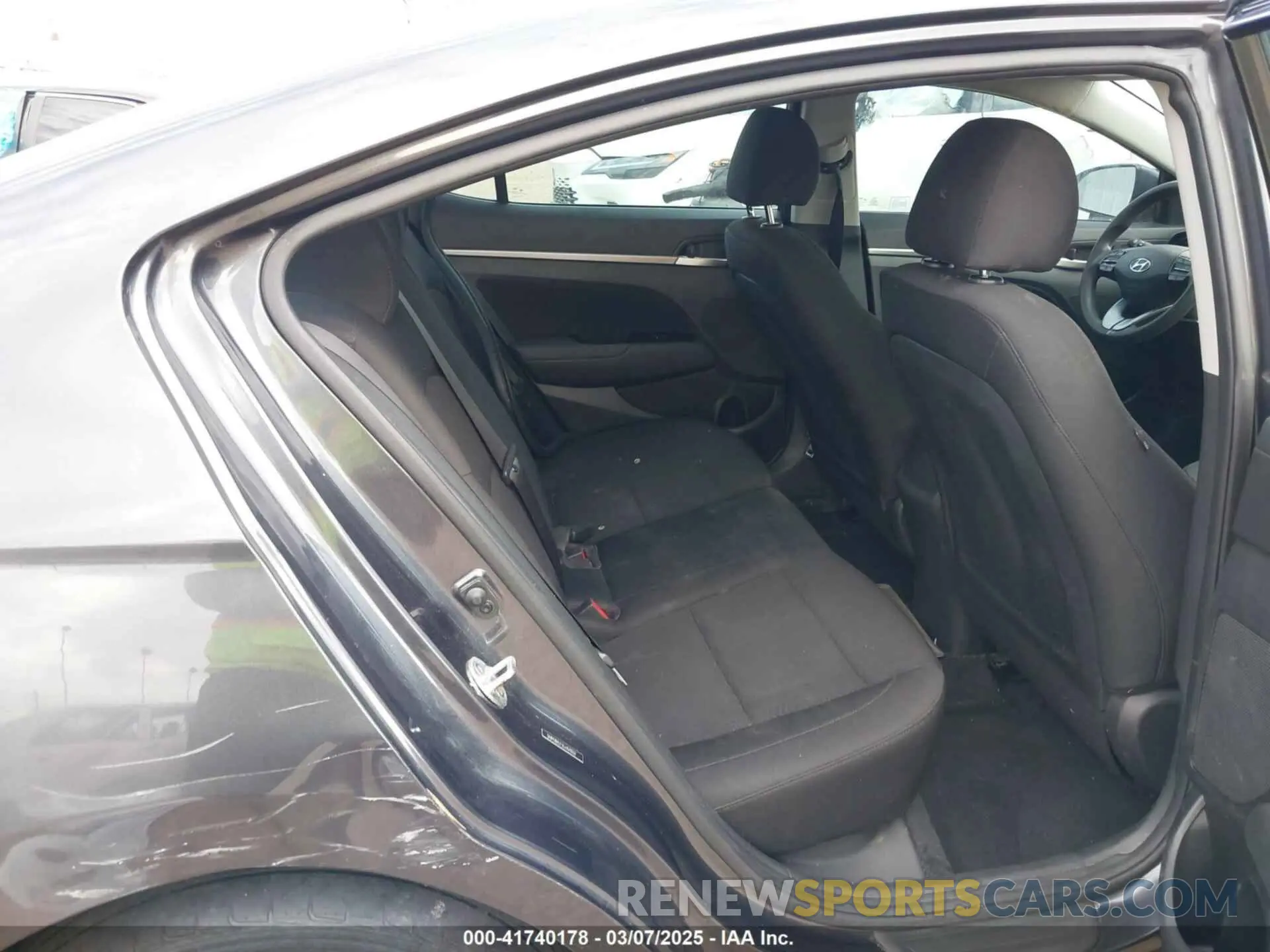 8 Photograph of a damaged car 5NPD84LFXLH570337 HYUNDAI ELANTRA 2020