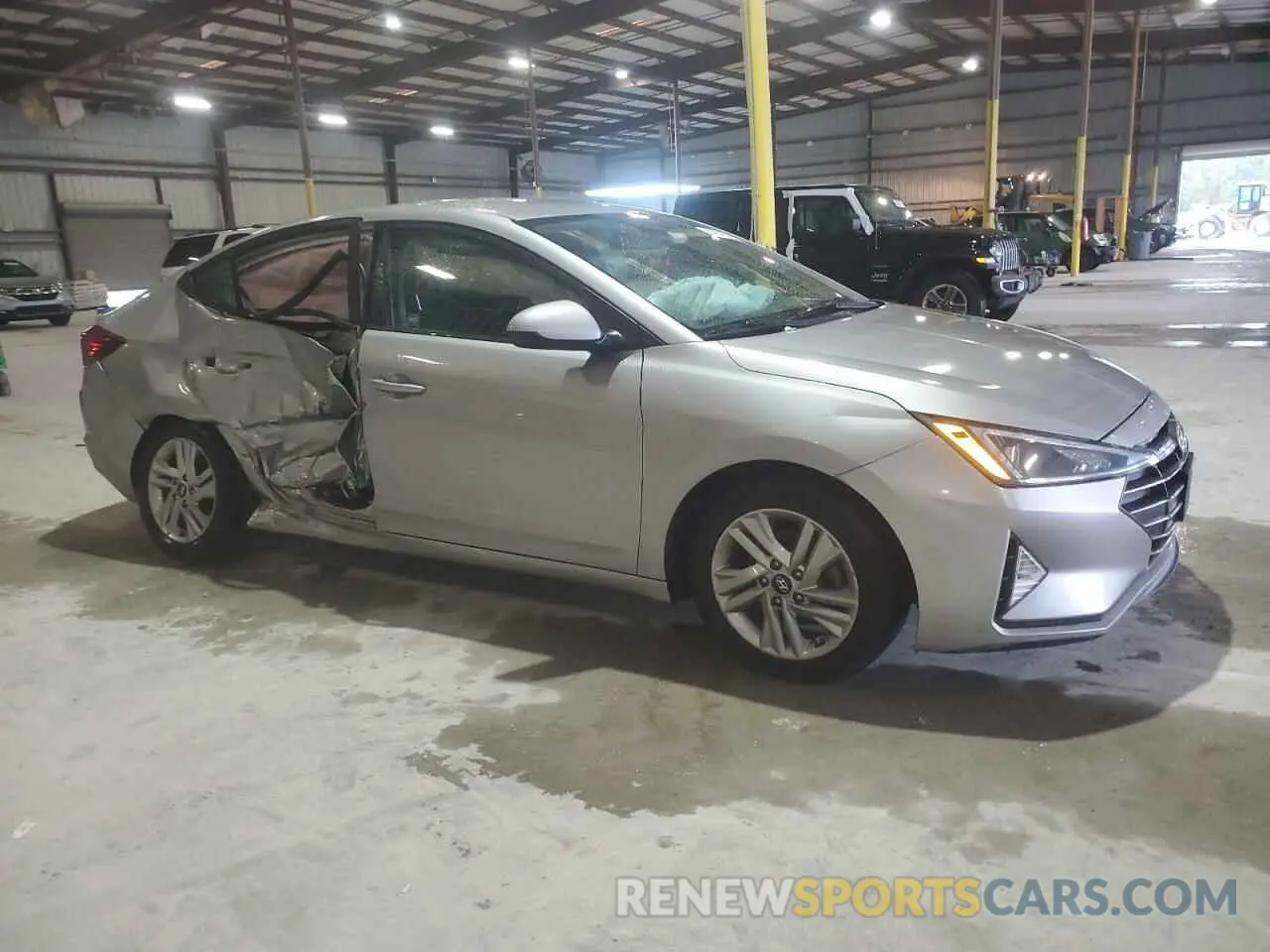 4 Photograph of a damaged car 5NPD84LFXLH578745 HYUNDAI ELANTRA 2020