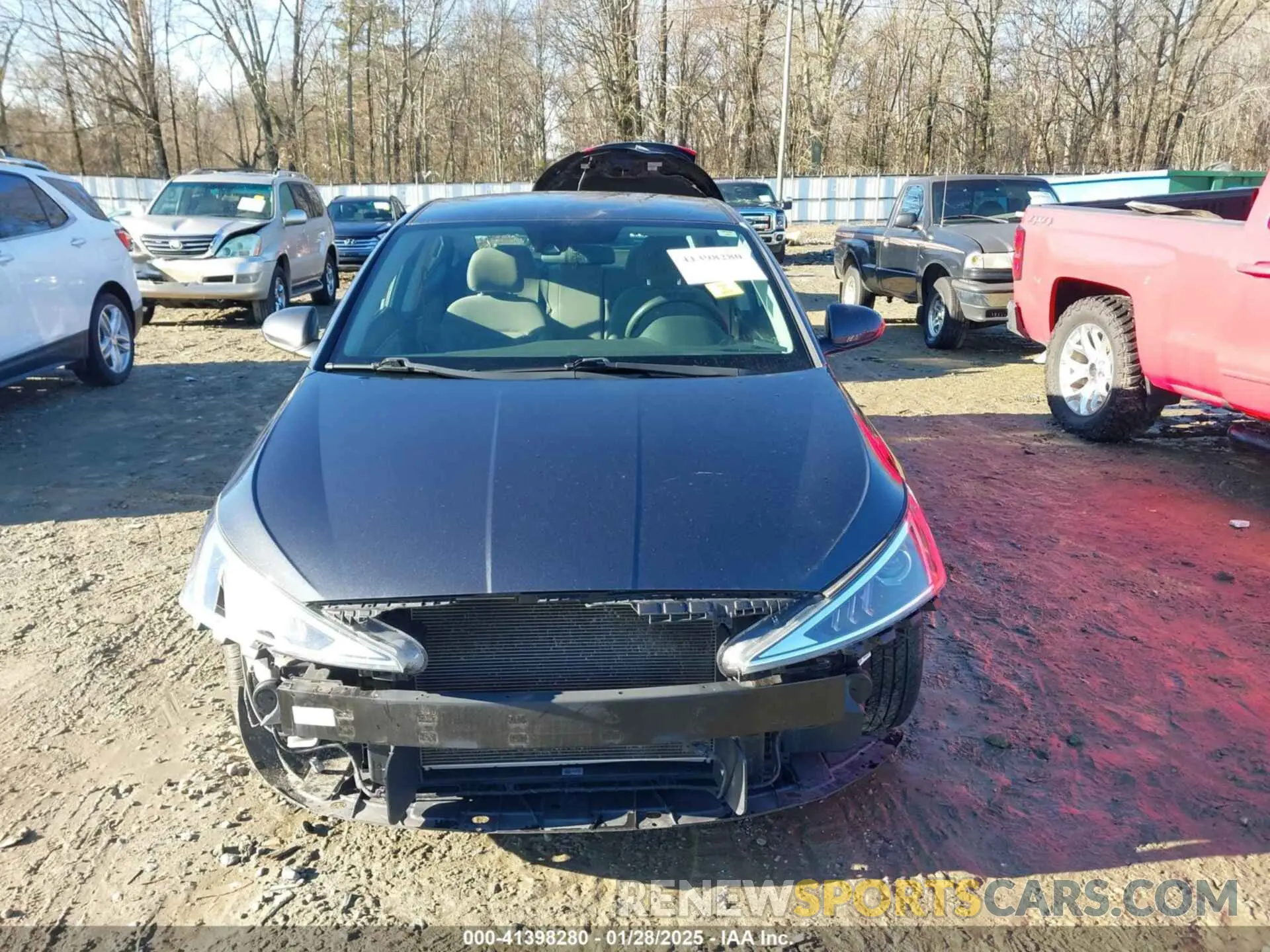 12 Photograph of a damaged car 5NPD84LFXLH582424 HYUNDAI ELANTRA 2020