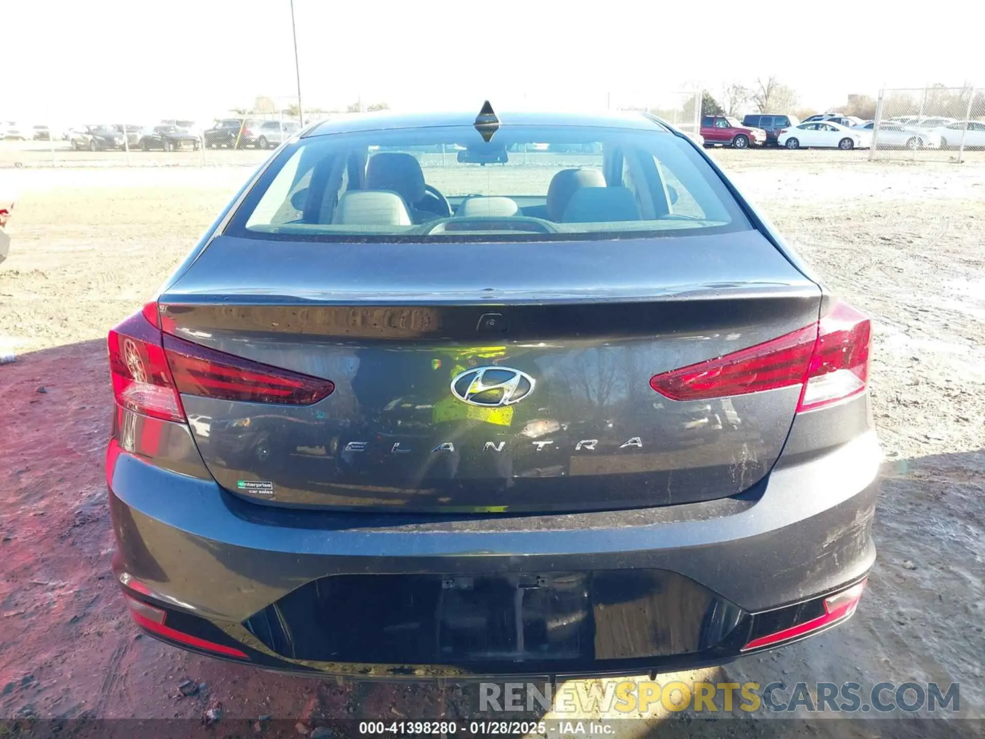16 Photograph of a damaged car 5NPD84LFXLH582424 HYUNDAI ELANTRA 2020