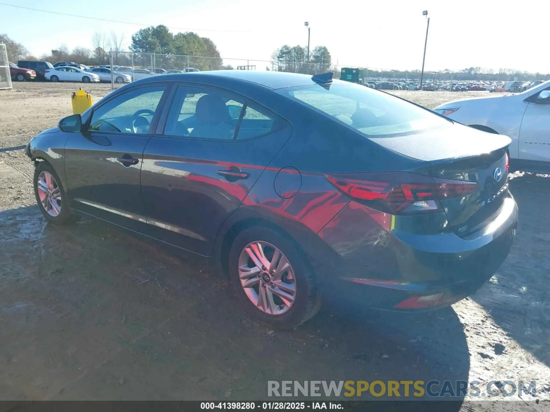 3 Photograph of a damaged car 5NPD84LFXLH582424 HYUNDAI ELANTRA 2020