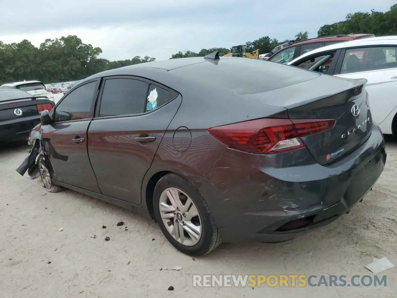 2 Photograph of a damaged car 5NPD84LFXLH583511 HYUNDAI ELANTRA 2020