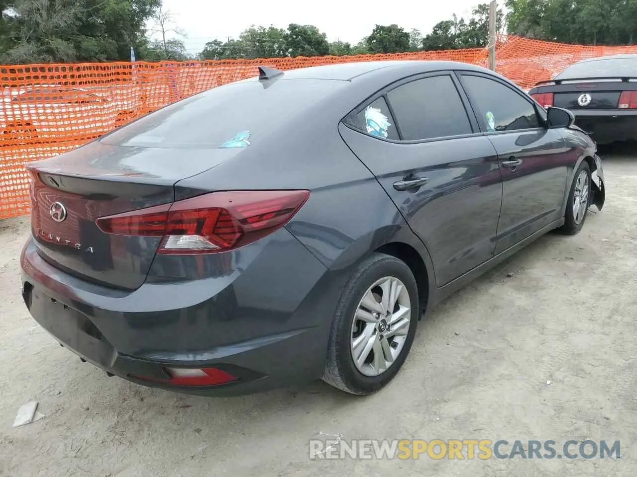 3 Photograph of a damaged car 5NPD84LFXLH583511 HYUNDAI ELANTRA 2020