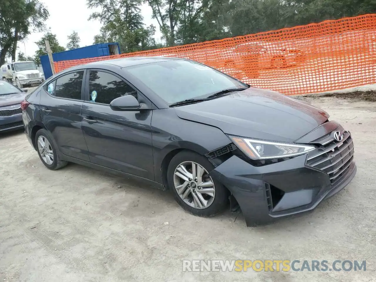 4 Photograph of a damaged car 5NPD84LFXLH583511 HYUNDAI ELANTRA 2020
