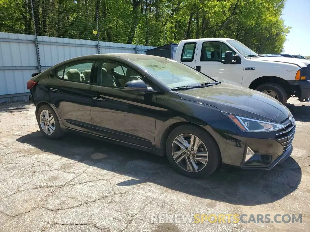 4 Photograph of a damaged car 5NPD84LFXLH585582 HYUNDAI ELANTRA 2020